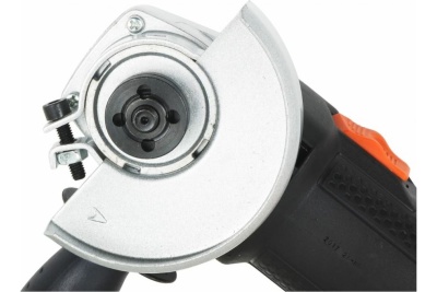 Угловая шлифовальная машина Black&Decker G720