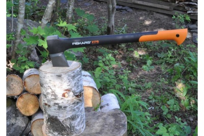 Набор: топор Fiskars X17+ багор малый ХА24 129038