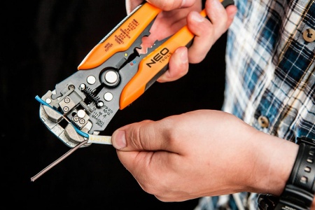 Автоматический съемник изоляции NEO Tools 0.5-6.0 мм2 205 мм торцевой 01-500