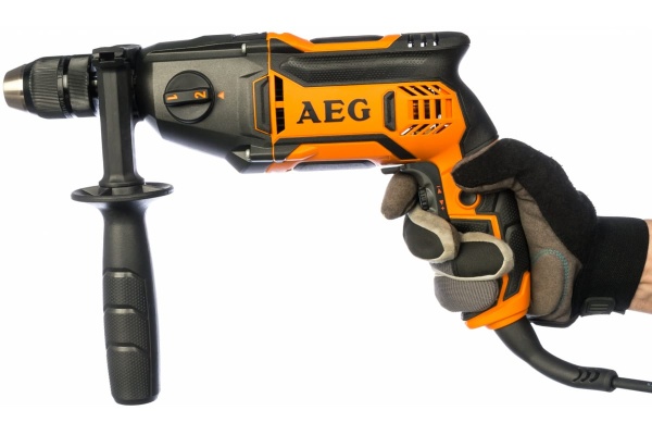 Ударная дрель AEG SB2E850R 4935447360 Ударная дрель AEG SB2E850R 4935447360