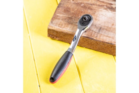 Ключ-трещотка DELI dl2324 1/4" 150 мм, двухкомпонентная рукоять, 72 зуба, шестерня Cr-Mo, быстросъемная 104465