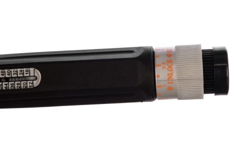 Динамометрический ключ NEO Tools 3/8"x390мм, 10-60Нм 08-803