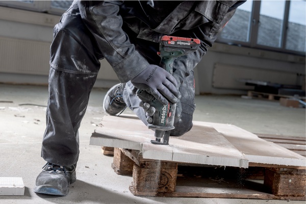 Аккумуляторная ножовка Metabo SSE 18 LTX BL Compact 602366500