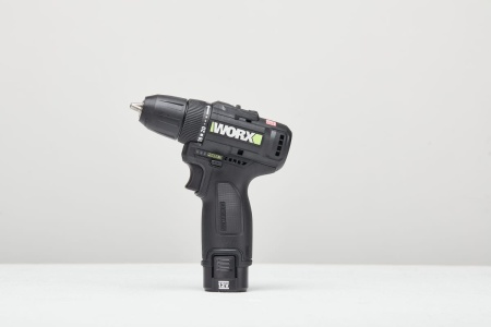 Аккумуляторная дрель-шуруповерт WORX Professional WE210.2 бесщеточный, 12В, 38Нм, 2Ач х2, ЗУ 1.5 Ач WE210.2