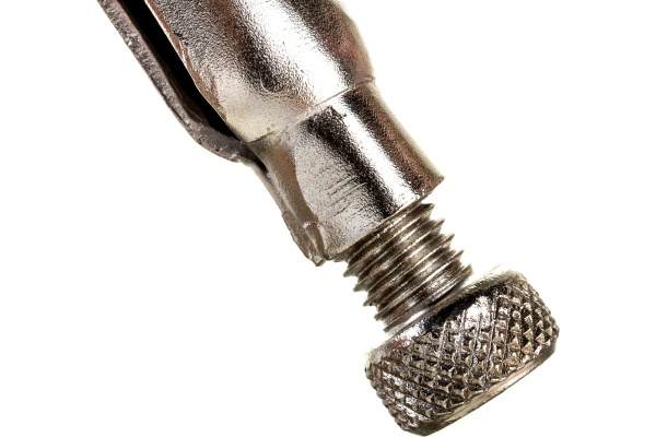 Универсальный ручной зажим Зубр Эксперт для круглых профилированных и плоских деталей губки из кованой Cr-V стали 250 мм 22510-25