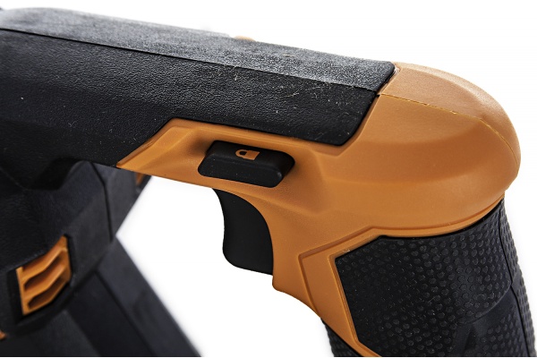 Аккумуляторная сабельная пила AEG BUS 18 Li-302C 428365