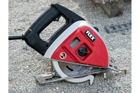 Электрическая циркулярная пила Oasis PC-140 4640039480297