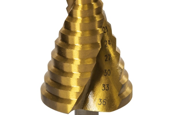 Сверло ступенчатое спиральное с кобальтовым покрытием по металлу (4-30 мм; шаг 2 мм; 3-х гран.хвост.10 мм) ПРАКТИКА 793-770